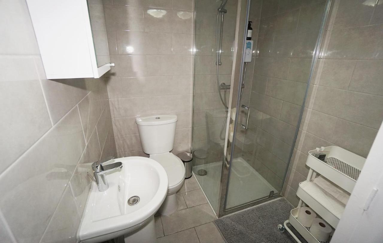 Stylish Retreat By Aresti Hotels Лондон Экстерьер фото